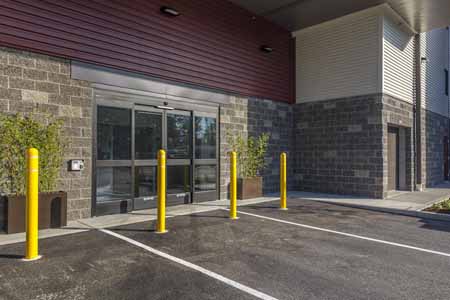 Exterior of a self storage facilities leasing office.